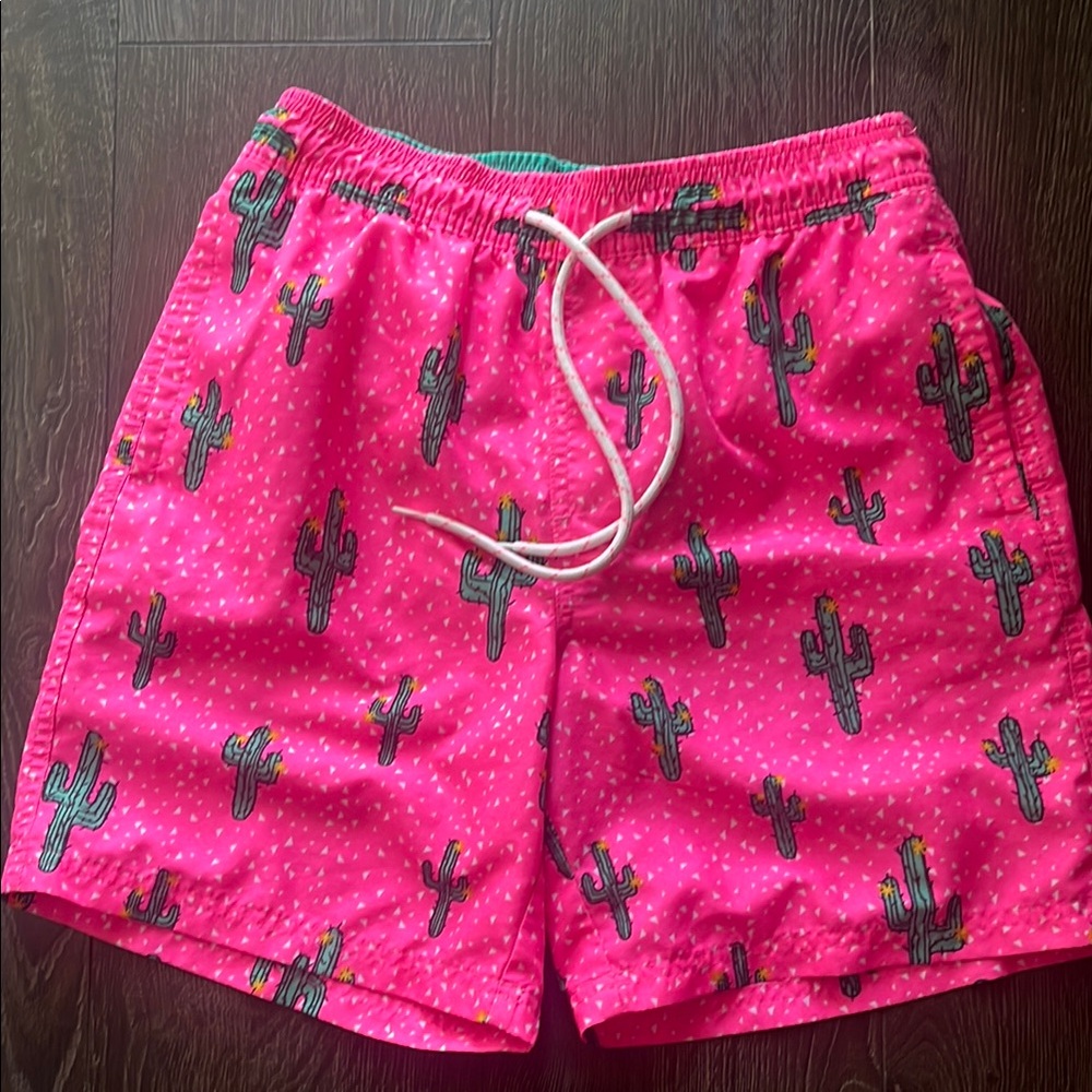 No Boundaries Pink Cargo Shorts with Elastic Waistband